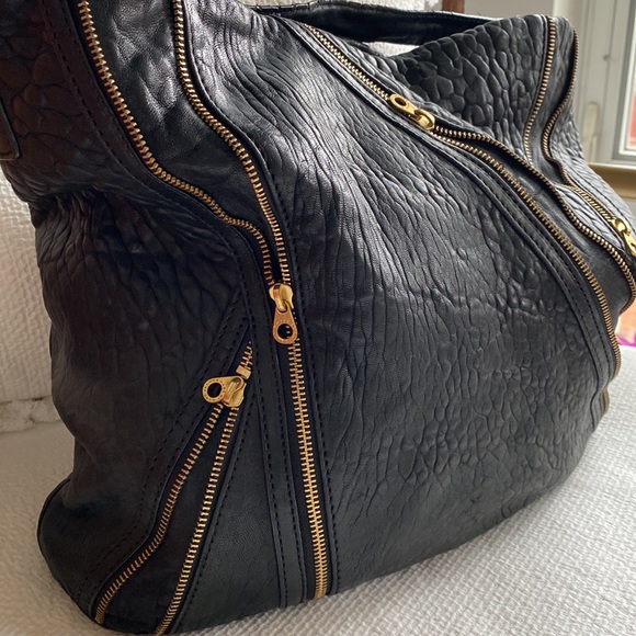 Marc By Marc Jacobs leather, crocodile effect hobo bag with gold hardware - Picture 5 of 5